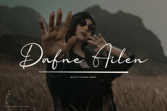 Hughorainy | Signature Font