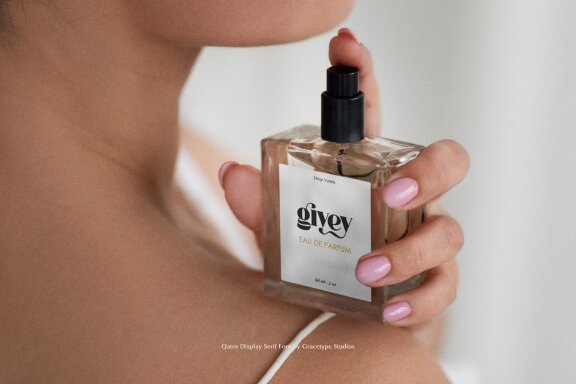 Qatro | Display Serif Font