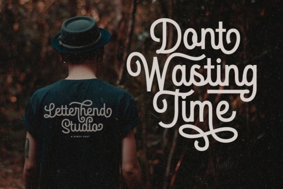 The Rouged - Display Script Font