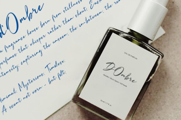 Lowreika Augusta | Classic Signature Font