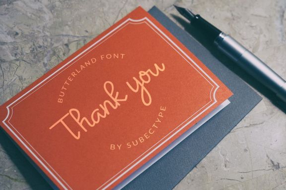 Butterland Monoline Script Font