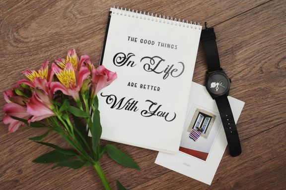 Feeling Lovely Font