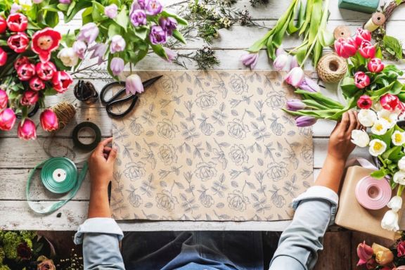 Florist Paper Mockup