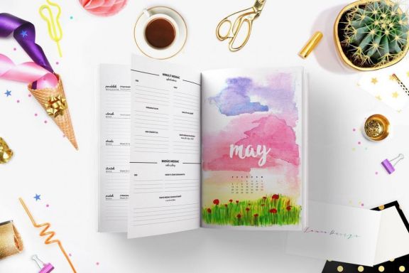 Girly Planner Mockups (16 in 1)