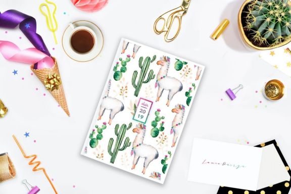 Girly Planner Mockups (16 in 1)