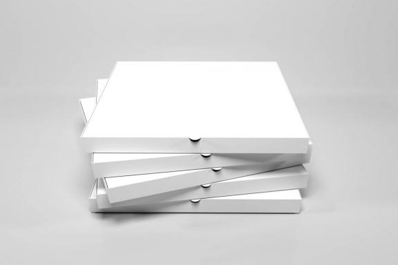 Free Pizza Box Packaging Mockup Template
