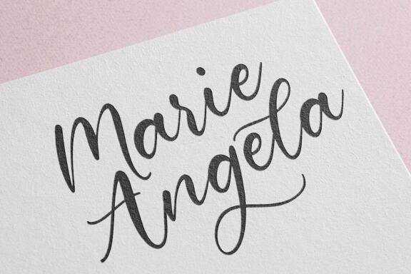 Gelyti is a Beautiful Handwritten Font