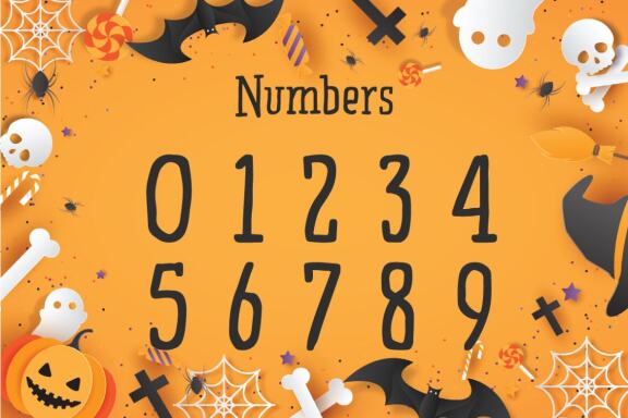 Pumpqeen - Halloween Hand lettered Unique Quirky Font