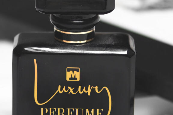 Luxury Perfume Bottle#2 -Ultra Realistic logo Mockup