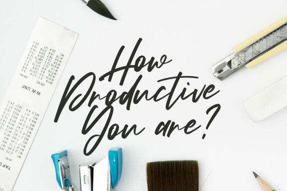Kreatives Script Display Font