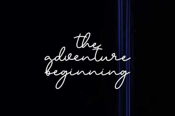 Cliquelly Monoline Script Font