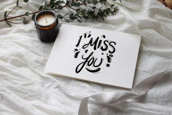 9 Beautiful & FREE Lettering Designs