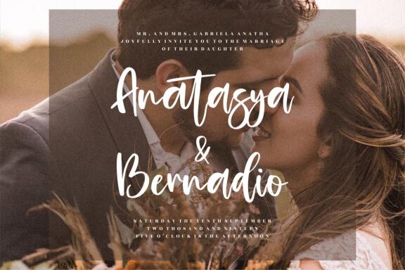 Samantha - Handwritten Script Font