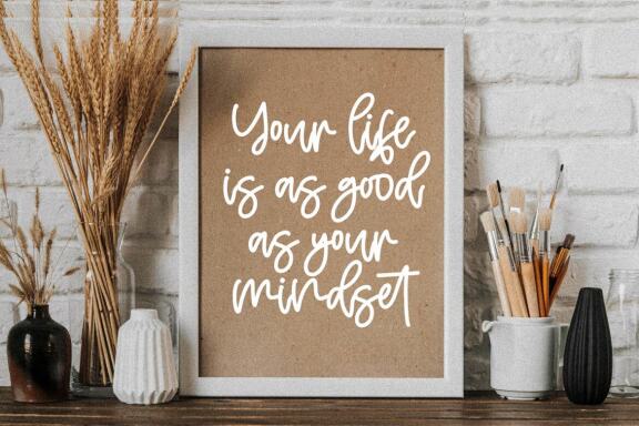 Goodvibes - Monoline Script Font