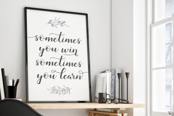 Monatia - Elegant Script