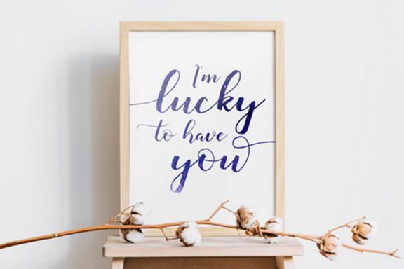 Monatia - Elegant Script
