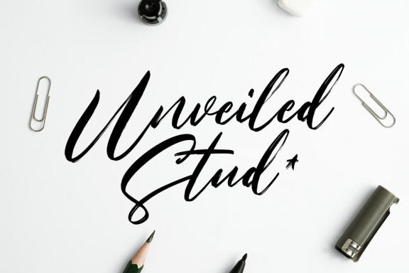 Sattel Hintar Brush Script Font