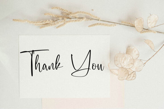 Rendika - Handwritten Script Font