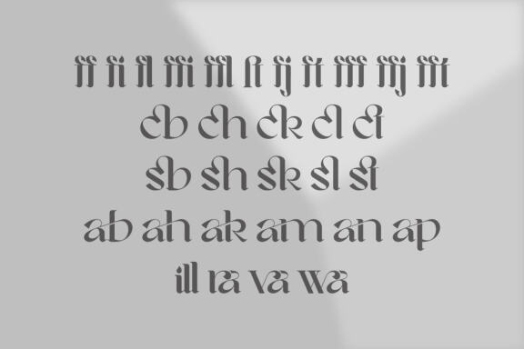 Parodisme Artistic Serif