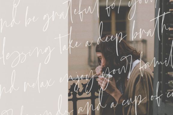 Grandiose - Stylish Signature Font