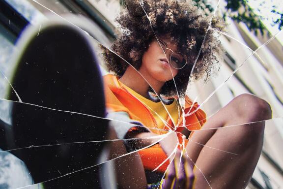 Broken Glass Photo Effect