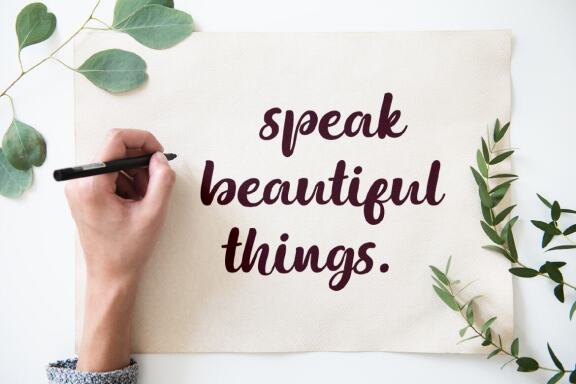 Emma Ameliya | Handwritten Font