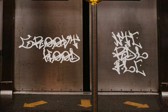 Vabioxe - Monoline Graffiti Font