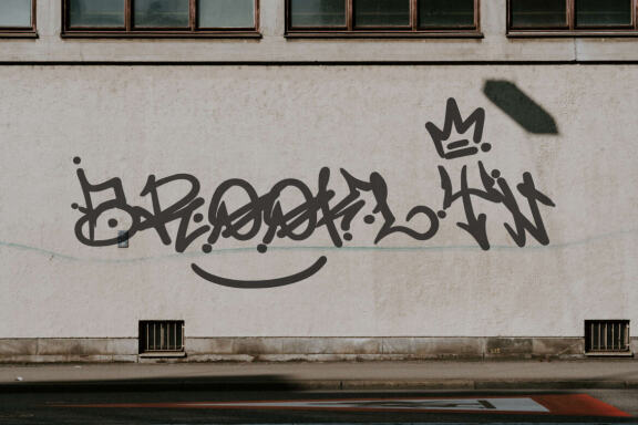 Vabioxe - Monoline Graffiti Font