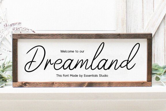 Lauris and Amaline Font Duo