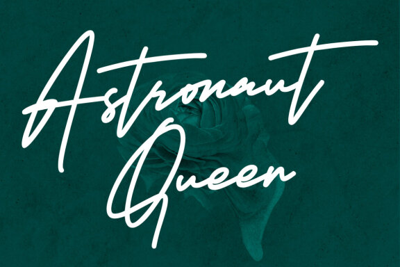 Historikal Signature FREE Script Font