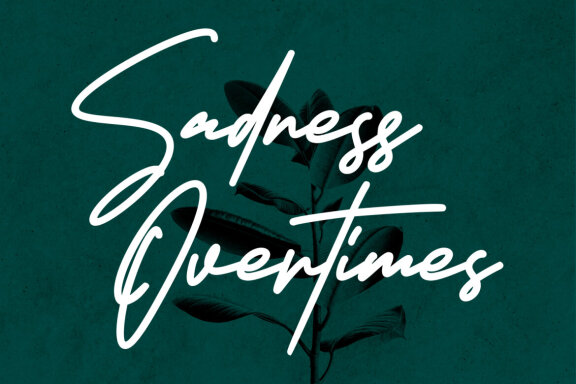 Historikal Signature FREE Script Font