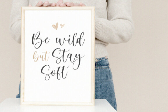 Glowitcher - A Handwritten Script Font