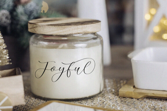 Baileyone Font