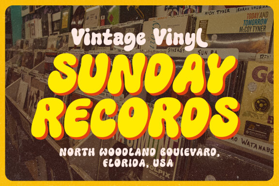 Rumley Moon -Groovy Hipster Font