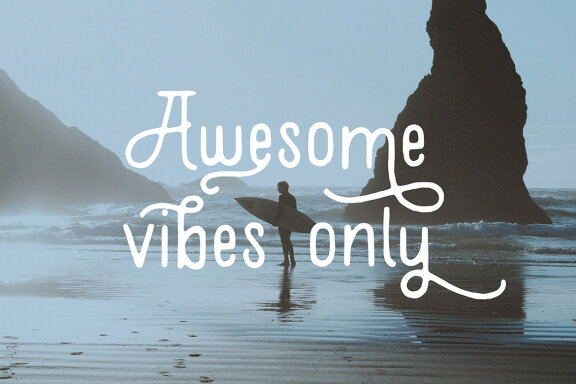 Solid Walls - Rough & Vintage Font