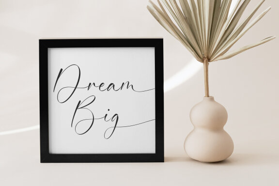Melancholia Handwritten Font