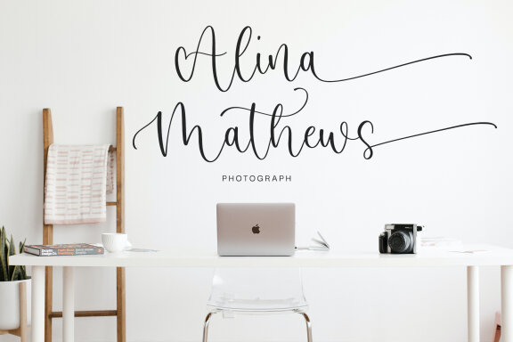 Katrine - Modern script font