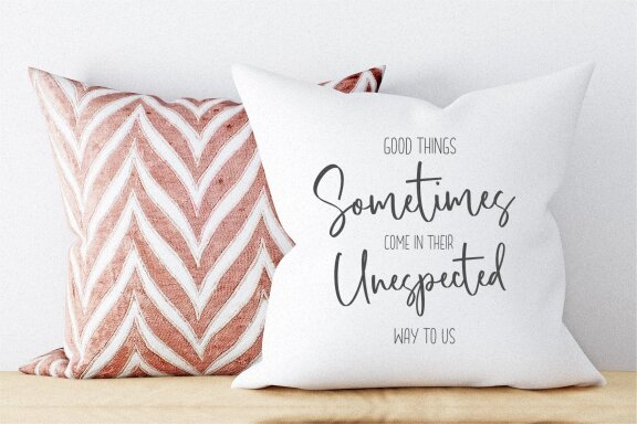 Crimson Bouquet a Modern Calligraphy Font