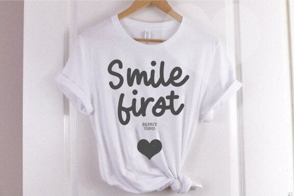 White Cakes Font