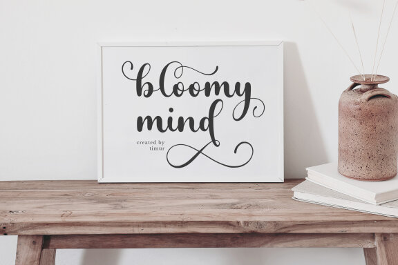 Delightica Romantic Script