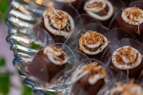  31 photos of a table decorated with Brazilian sweets