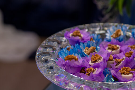  31 photos of a table decorated with Brazilian sweets