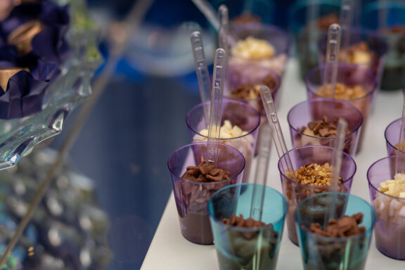  31 photos of a table decorated with Brazilian sweets