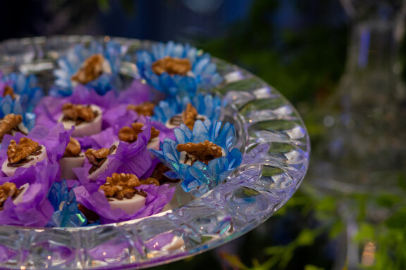  31 photos of a table decorated with Brazilian sweets