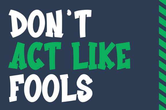 Bullzy Playful Display Font