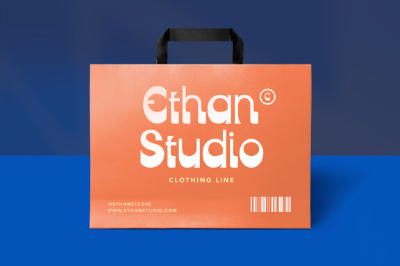 Antique - FREE Retro Display Font