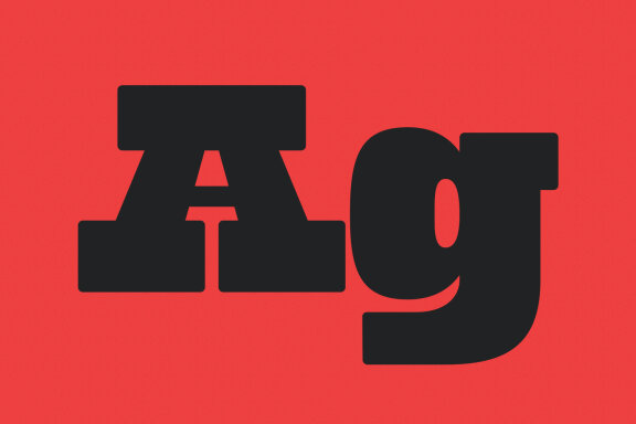 Risbak Slab Serif Typeface