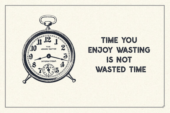 Nuevo – Vintage Adventure Font
