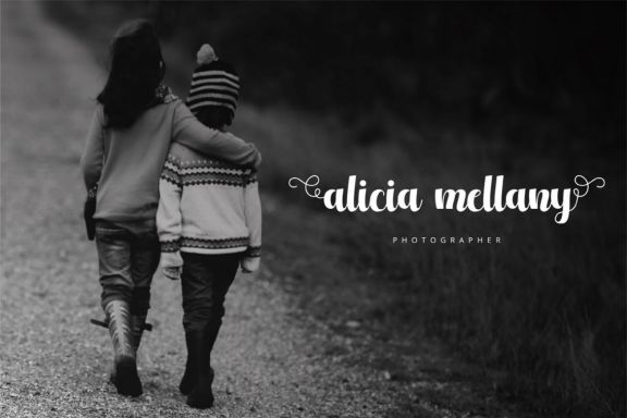 Leonie Script Font