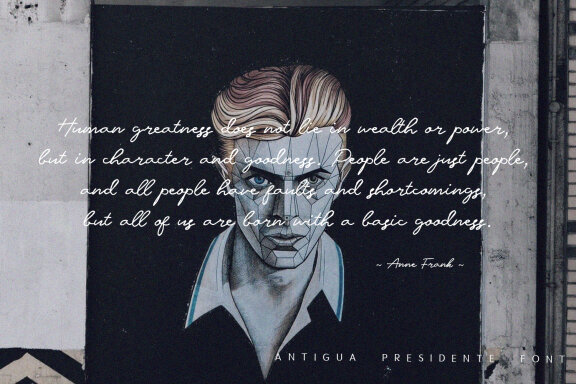 Antigua Presidente - Script Font